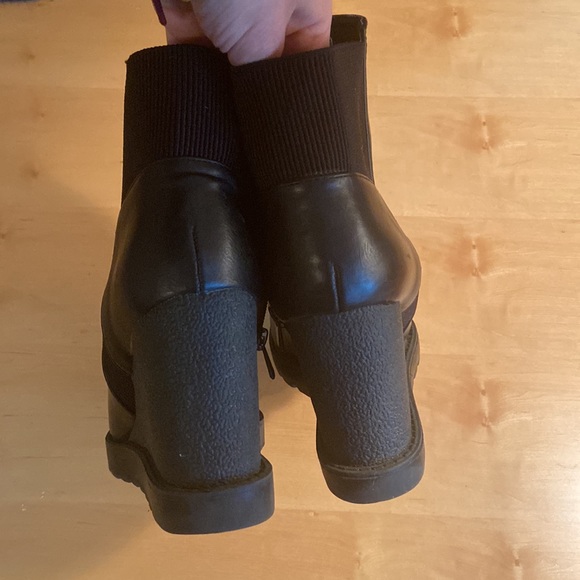 Beston black wedges; Size 11 - Picture 3 of 6